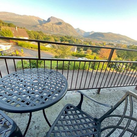 Апартаменти Highland Self Catering Retreat With Stunning Views Форт-Вільям Екстер'єр фото
