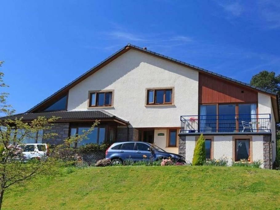 Апартаменти Highland Self Catering Retreat With Stunning Views Форт-Вільям Екстер'єр фото