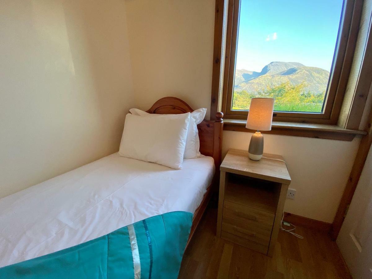 Апартаменти Highland Self Catering Retreat With Stunning Views Форт-Вільям Екстер'єр фото